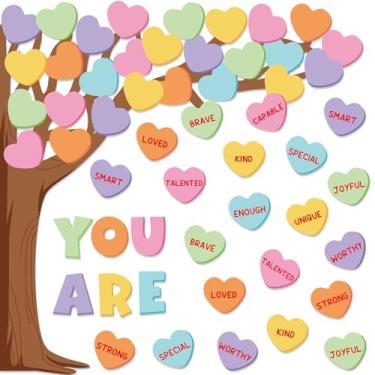 Imagem de JarThenaAMCS Conjunto de quadro de avisos de sala de aula de dia dos namorados, decoração de sala de aula, decoração de sala de aula, doce, recorte de árvore de coração com pontos de cola, para