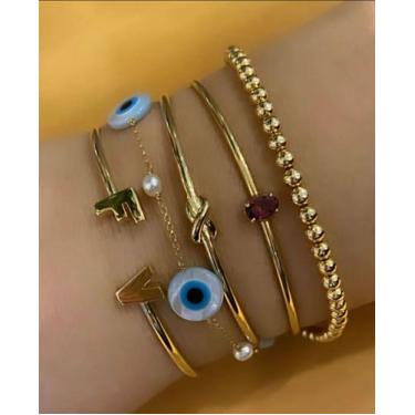Imagem de Pulseiras variadas em bijuteria feminina
