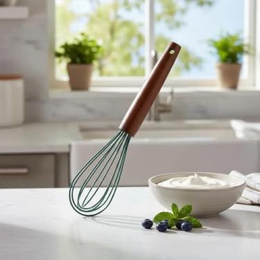 Imagem de Fuê Fouet Batedor De Ovos De Silicone Cabo De Madeira Verde