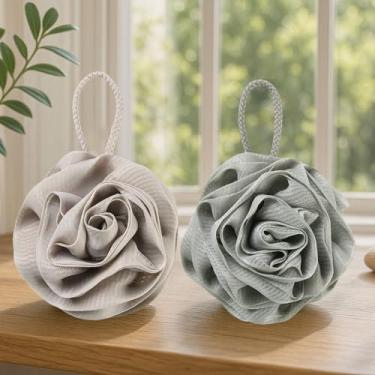 Imagem de 2 peças de bucha para mulheres, esponja de chuveiro de pufe, bola de pufe de bucha de chuveiro de 50 g, puffs de malha macia, acessórios essenciais de banho, cáqui + cinza