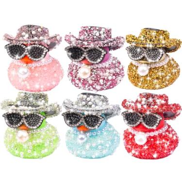Imagem de MuMyer Ornamentos de carro de pato de borracha de diamante, 6 peças coloridas de patos brilhantes para decoração de painel de carro para acessórios legais de carro com mini chapéu de caubói colar de