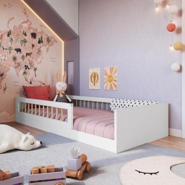 Imagem de Cama Infantil De Chão Montessoriana De Solteiro Para Menino E Menina Com Grade De Proteção Lateral Branco