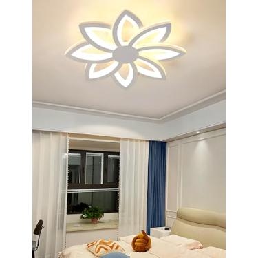 Imagem de Luminária de teto LED com design de pétala, em acrílico, com controle remoto, ideal para quarto, cozinha e sala de jantar.