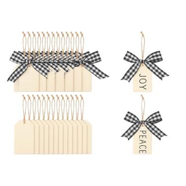 Imagem de Containlol 50 peças de etiquetas de nome de meia de madeira de Natal com laço xadrez de búfalo para pendurar no quadro-negro com fita de búfalo, mini etiquetas para decoração para festa em casa