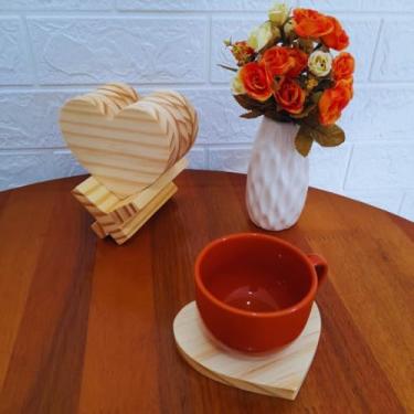 Imagem de Porta Copo Taça Xícara Bolacha Descanso de copo Coração Madeira Pinus Mesa Posta Decoração