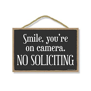 Imagem de Honey Dew Gifts, Smile You're On Camera. No Soliciting, 26 cm x 18 cm, Placa engraçada sem solicitadores, sinal de aviso, placa de sorriso na câmera, placa de câmera sem solicitadores