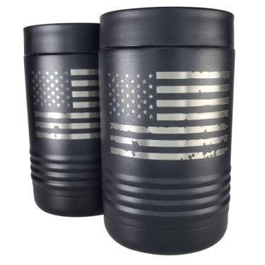 Imagem de Flaskimo Refrigerador De Latas Com Isolamento Térmico Aço Inoxidável Parede Dupla Em Formato Bandeira Americana, Comporta 12 Ou 16 Onças - Gravação Dupla-Face, Inclui Adesivo Dos Eua (Bandeira Ameri