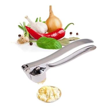 Imagem de Espremedor de Alho Premium em Aço Inoxidável, Prateado, 15cm de Comprimento, Design Ergonômico, Fácil Manuseio, para Cozinha