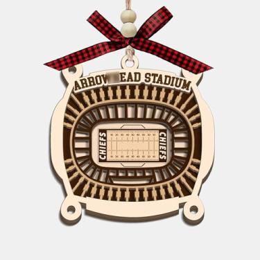 Imagem de CoCray66 Enfeite de madeira do estádio de Kansas City, enfeite de árvore de Natal de madeira de 4 camadas de estádio de futebol com laço vermelho e contas, presente de lembrança de viagem para amigos