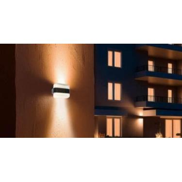 Imagem de Lumanti Arandela Aura Sob 12w 3000k Preta Ip65 Aab3