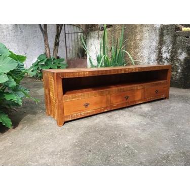 Imagem de rack em madeira de demolição 1,50 com pátina