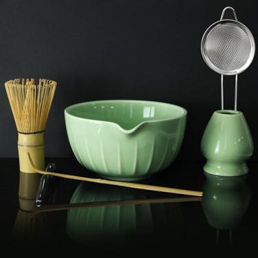 Imagem de Conjunto de 7 peças de batedor matcha – kit matcha de cerâmica com tigela, batedor, suporte, colher de bambu, descanso, peneira e toalha de chá – elegante conjunto de presente Matcha para mulheres