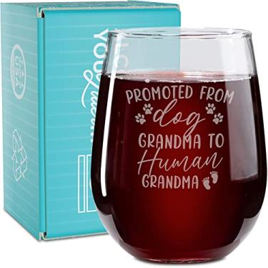 Imagem de On The Rox Drinks Presentes de vinho para avós - 481.9 g Promoted From Dog Grandma To Human Grandma Gravado Taça de vinho sem haste - Presente de aniversário engraçado exclusivo, apenas porque