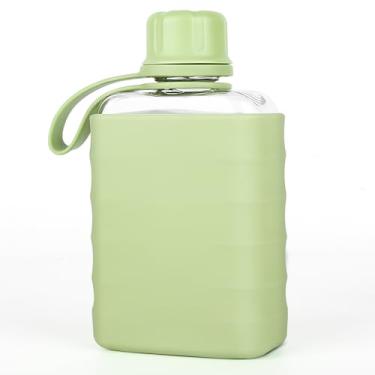 Imagem de Garrafa pequena moderna com manga de silicone, mini garrafa portátil de licor de viagem, garrafas de água de plástico Tritan transparente, 232 g sem BPA, bolso para uso ao ar livre (verde)