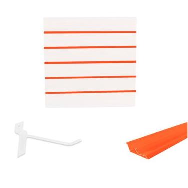 Imagem de Painel Canaletado Branco em Mdf 0,61 x 0,61m com Perfil Pvc Laranja e 