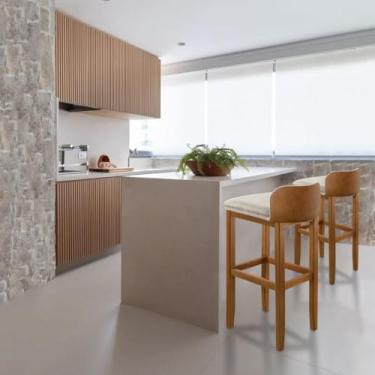 Imagem de Kit 2 Banquetas Luxo Alta Onix - Base em Madeira Maciça - Estofado em Linho Com Composê no Corino - Morrom