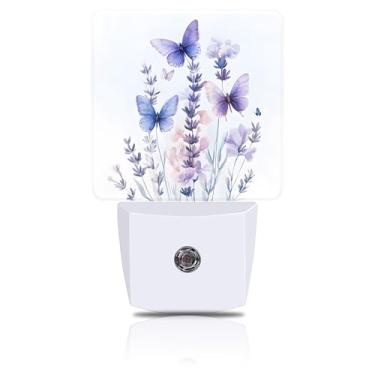 Imagem de FOISIIAEA Luz Noturna Aquarela Flor De Lavanda Com Luzes Borboletas, Conecte Na Parede, Sensor Inteligente Anoitecer Ao Amanhecer, Lâmpada Led 0,5 W Eficiência Energética Para Homens, Mulheres, Quar