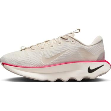 Imagem de Nike Calçados De Caminhada Femininos Motiva (Dv1238-104, Marfim Claro/Vela/Minério Ferro Claro/Preto) Tamanho 6,5