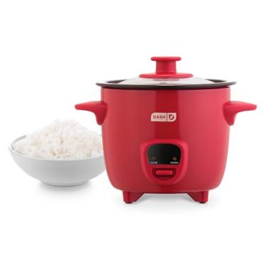 Imagem de DASH Mini fogão a vapor de arroz com panela removível antiaderente, função de manutenção quente e guia de receita, 2 xícaras, para sopas, ensopados, grãos e aveia - Vermelho