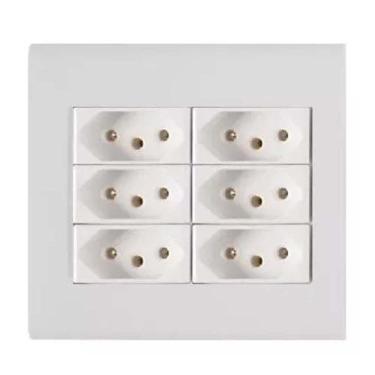 Imagem de Placa 4x4 com 6 Tomadas 20A Liz Branca Tramontina