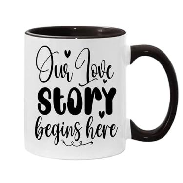 Imagem de SpreadPassion Caneca de café Our Love Story Begins Here, presente para namorado e namorada, ideia de presente de dia dos namorados, presente para marido e esposa, ideia de presente de aniversário do