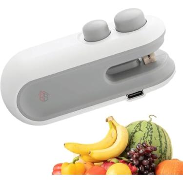 Imagem de Mini Seladora Embalagens Portátil USB Recarregável Prática Com 2 Funções Sela e Corta Magnética Selador Térmico 2 em 1 Mantenha os Alimentos Sempre Frescos-IT