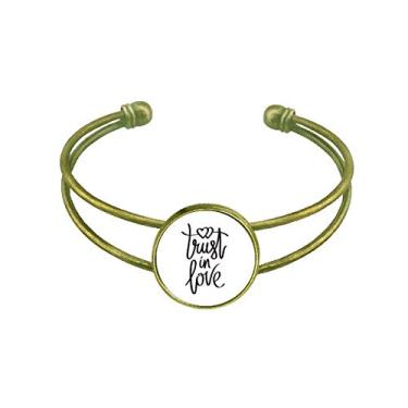 Imagem de Trust in Love Citação Art Deco Presente Fashion Bracelete Bracelete Retrô Joia de Punho Aberto