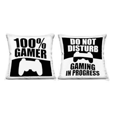 Imagem de Stupell Industries Competitive Gamer Conjunto de almofadas decorativas impressas em preto e branco com 2 peças, design de Kim Allen