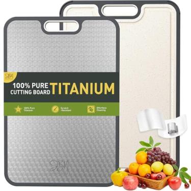 Imagem de Tábua de corte de titânio para cozinha - 2 em 1 dupla face pura grande com textura de cubo mágico e 2 protetores de dedo de aço inoxidável, antiderrapante, resistente a arranhões, pode ser lavada na