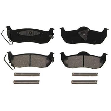 Imagem de O conjunto de pastilhas de disco de cerâmica Wagner QuickStop ZD1041 inclui equipamento de instalação da pastilha, parte traseira