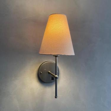 Imagem de Arandela de Parede Clássico alumínio e bivolt Com Interruptor e Cúpula