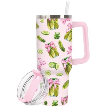 Imagem de JarThenaAMCS Copo de picles com tampa Copo de aço inoxidável com canudo 1,134 g Copo de pepino com laço rosa com alça para chá de bebê de aniversário Kind of a Big Dill