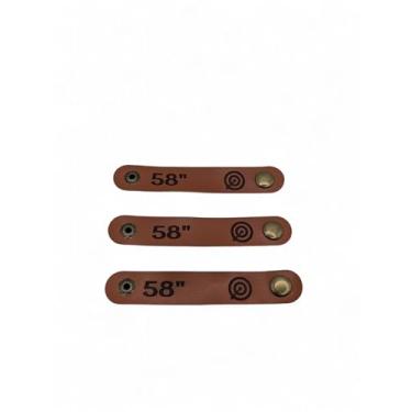 Imagem de Protetor de cordão recurvo de couro marrom tradicional com fecho de pressão, gravação de comprimento, pacote com 3, acessório feito à mão para tiro com arco