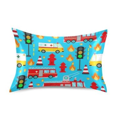Imagem de Fronhas legais de cetim com estampa refrescante King Queen padrão fronha para quarto almofada estética tamanho queen 76.2 cm x 50.8 cm bonito desenho animado caminhões de bombeiros azul