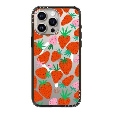 Imagem de CASETiFY Capa compacta para iPhone 15 Pro Max [fina e elegante/compatível com Magsafe/1,2 m. 2X proteção contra quedas de grau militar] - morangos - preto transparente