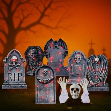 Imagem de Quzzil 6 conjuntos de lápides de Halloween 38 x 25 cm lápides de fantasma de metal 6 peças de luzes de cordão de LED, 1 esqueleto realista e 2 ossos de braço decorações externas para festa de