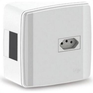 Imagem de Caixa 4X4 Sobrepor Ilumi Para 1 Disjuntor Com Tomada 2P+T. 20A. 620631