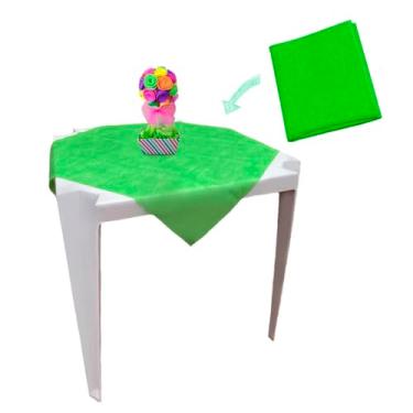 Imagem de Kit de Toalhas de Mesa TNT Quadradas, Verde, 70x70cm, 50 Unidades, Cobre Mancha Decorativo para Festas e Eventos