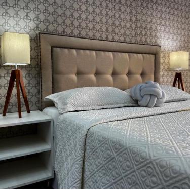 Imagem de Cabeceira Cama King Veneza 05 Diamond 2 Com Tachas Linho Bege 120 RBL