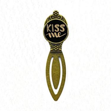 Imagem de Marcador de página Kiss Me com citação dourada, marcador de livro retrô para escritório