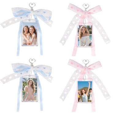 Imagem de 4 conjuntos de porta-cartões fotográficos com laço de fita, porta-cartões de foto de acrílico transparente, porta-cartões de identificação fofos, porta-crachás rosa azul