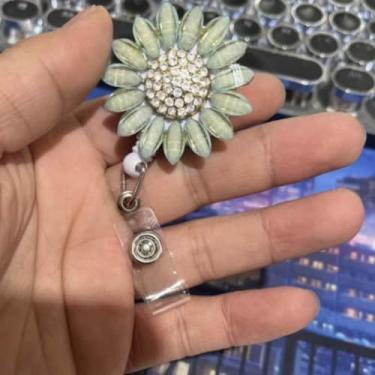 Imagem de Carretel de crachá para cartão de exibição material de escritório porta-crachá cordão de identificação carretel de crachá de enfermeira fácil de puxar nome (flor azul)