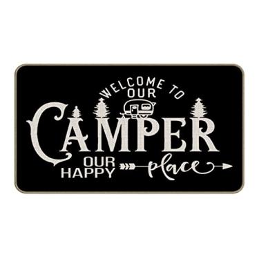 Imagem de Welcome to Our Camper Our Happy Place Capacho decorativo para ambientes internos e externos, tapete de porta frontal de campista 43 x 76 cm para entrada de quarto, tapete de porta de campista Tapete de boas-vindas para porta da frente, decoração de trailer RV