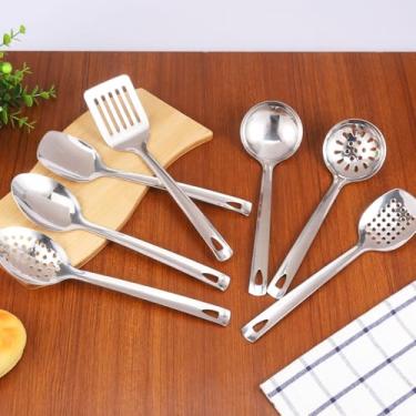 Imagem de 7 peças de utensílios de cozinha de aço inoxidável, conjunto de utensílios de cozinha resistente ao calor, kit de espátula e concha de sopa com cabo ergonômico, pode ser lavado na lava-louças para