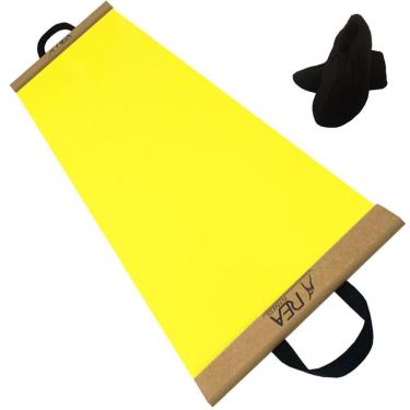 Imagem de Slide Board Amarelo Com Par De Sapatilhas