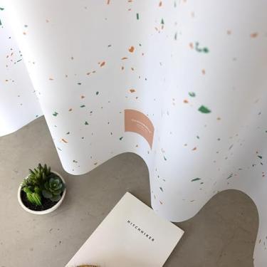 Imagem de onesevennine Cortina de chuveiro de designer coreana – Sem costura, resistente à água (180 cm L x 208 cm C) - Amarelo verde - Inclui 12 ganchos de plástico para fácil configuração