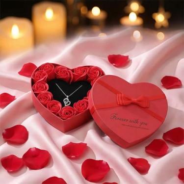 Imagem de Caixa de presente rosa sabão com colar, rosas vermelhas para sempre em uma caixa para o dia dos namorados, flores de sabão artificial para decoração de casamento e presentes românticos