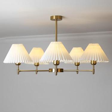 Imagem de Lustres grandes vintage em latão e ferro com cúpula de tecido plissado, luminárias pendentes de estilo moderno de meados do século XX para sala de estar, sala de jantar, escritório e quarto.