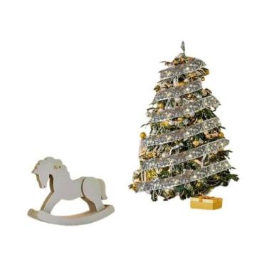 Imagem de Guirlanda De Luzes De Natal Com Fita Dourada Para Decoração De Árvore 