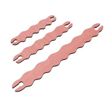 Imagem de Traslado de Tecelagem de Madeira, 3 Tamanhos Pine Wavy Design Multifuncional Bastão de Transporte para Os Cobertores Lenços de Chapéus, Feitos de Madeira de Pinheiro, Ferramenta